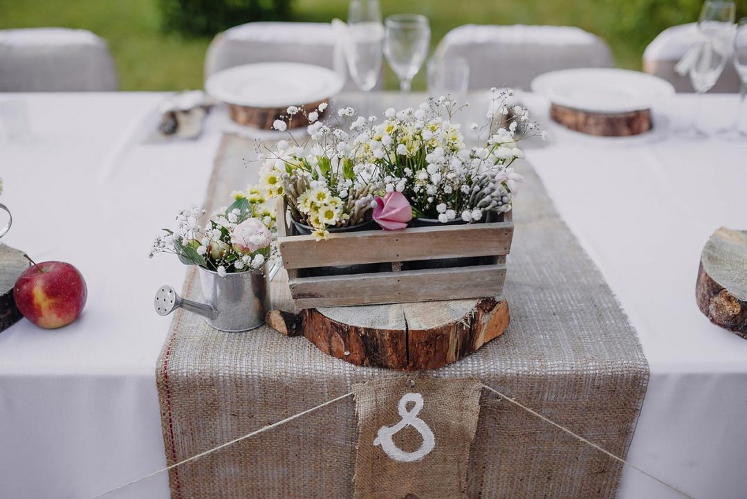 Rustic wedding Διακόσμηση γάμου με λινάτσα gamos dexiosi rustic diakosmisi linatsa