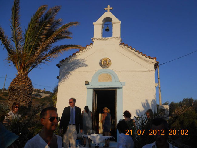 Το εκκλησάκι στο Σούνιο όπου έγινε ο γάμος