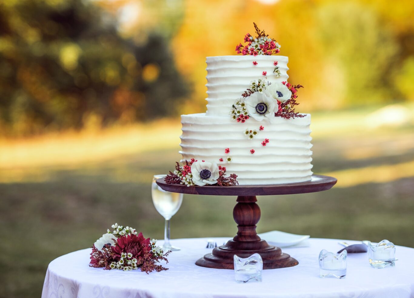 tourta gamou wedding cake white and red floral cake